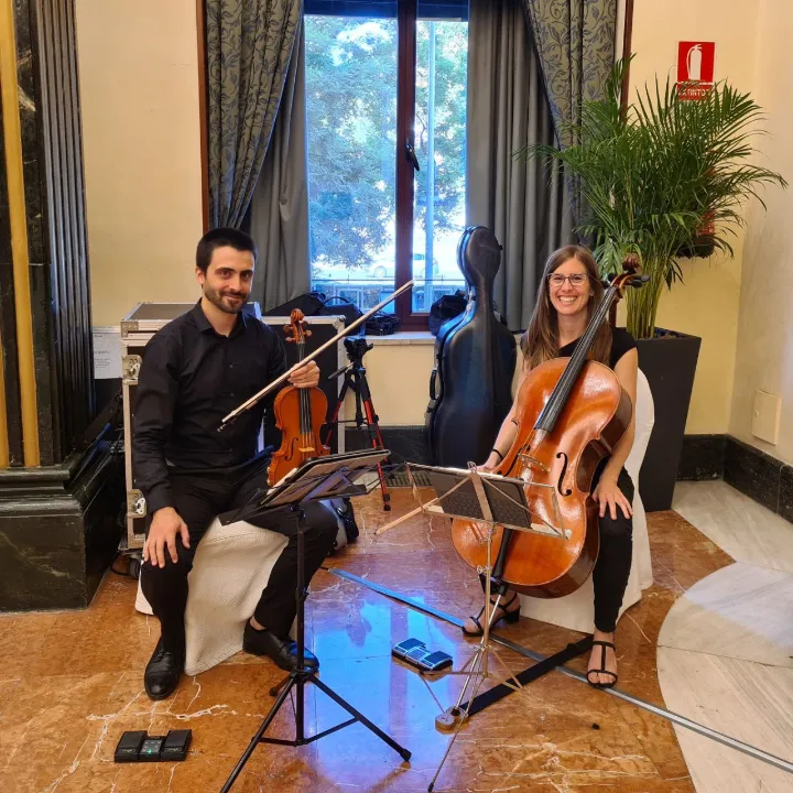 violin y violonchelo para coctel de boda